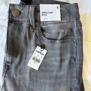 Express Women’s Mid Rise Stretch Cropped Leggings
